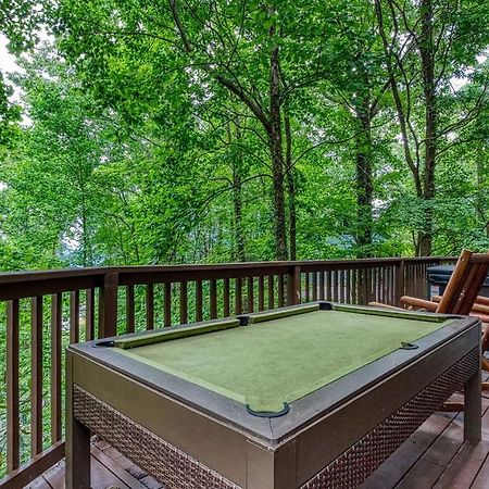 Moonshine Chalet, Hot Tub, Pool Access, Wifi, 1089 Free Tickets Each Paid Day, Dollywood And More ガトリンバーグ エクステリア 写真