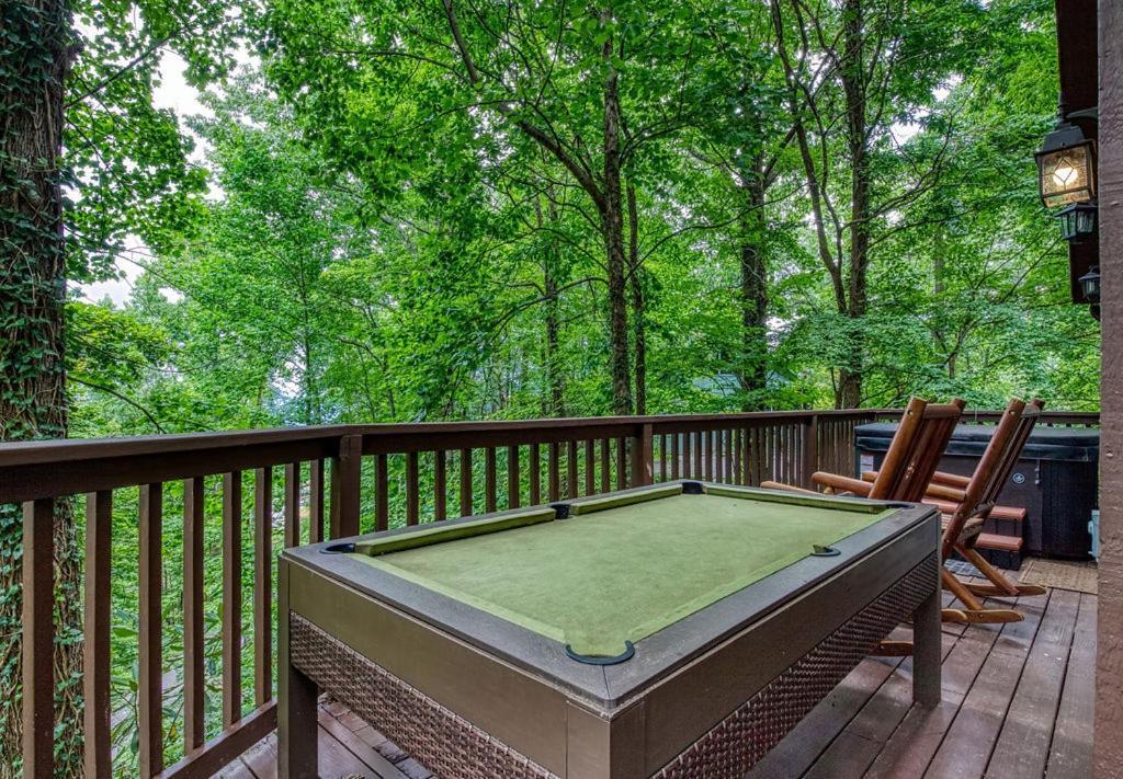 Moonshine Chalet, Hot Tub, Pool Access, Wifi, 1089 Free Tickets Each Paid Day, Dollywood And More ガトリンバーグ エクステリア 写真
