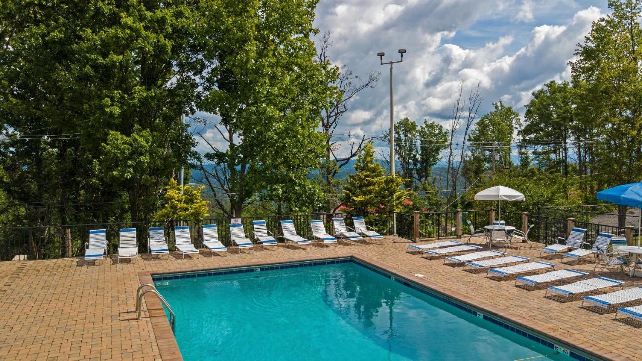 Moonshine Chalet, Hot Tub, Pool Access, Wifi, 1089 Free Tickets Each Paid Day, Dollywood And More ガトリンバーグ エクステリア 写真