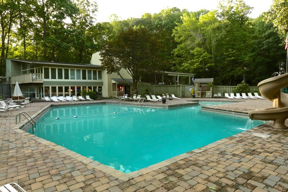Moonshine Chalet, Hot Tub, Pool Access, Wifi, 1089 Free Tickets Each Paid Day, Dollywood And More ガトリンバーグ エクステリア 写真